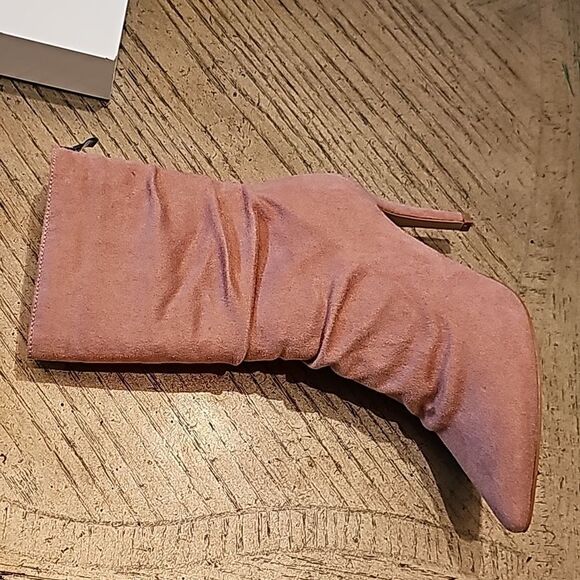 Blush pink suede booties size 7 NWT Journee Colection - Picture 4 of 8